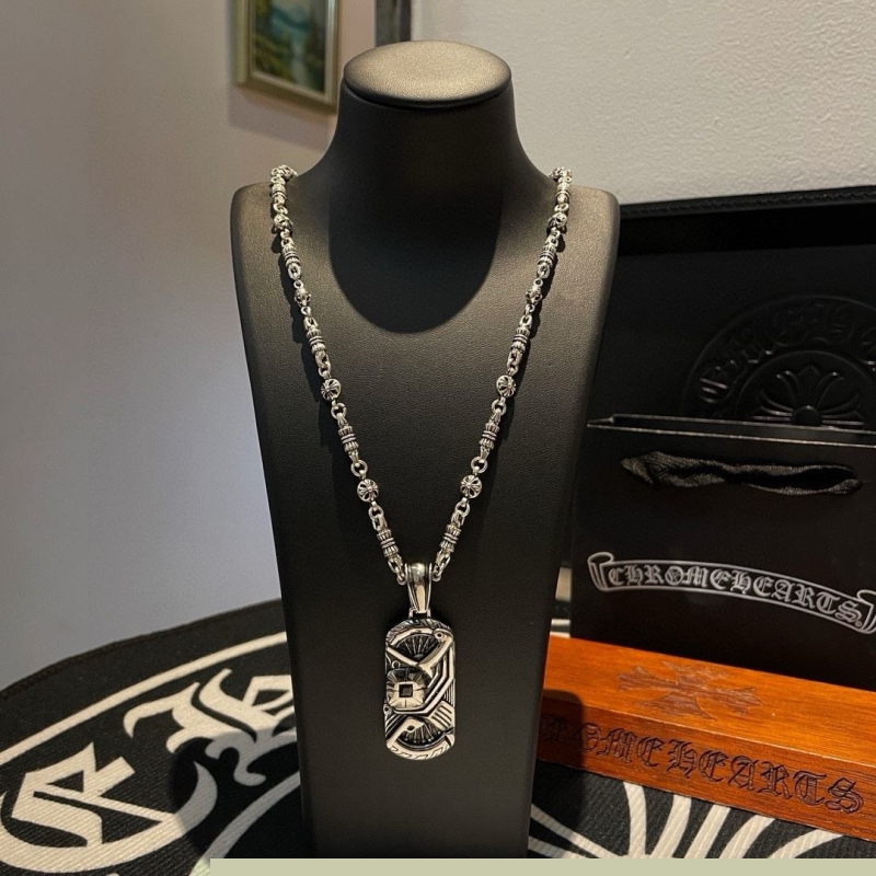 Ch**me He**ts necklaces